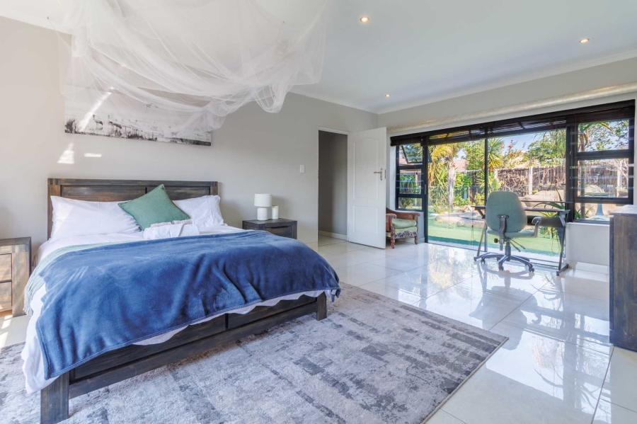 4 Bedroom Property for Sale in Flamingo Vlei Western Cape
